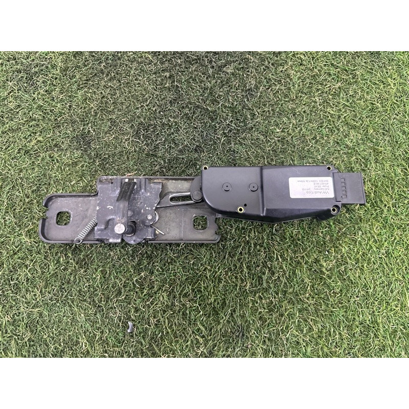 Привод замка багажника (электрика) AUDI Q7 4L 2011 3.0 TFSi 4F9827383E