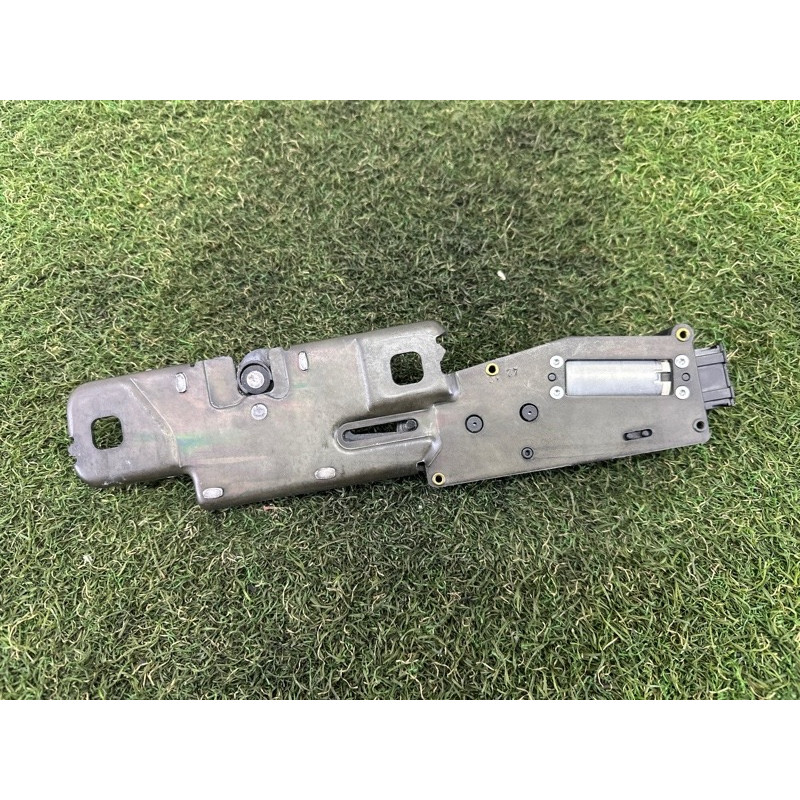 Привод замка багажника (электрика) AUDI Q7 4L 2011 3.0 TFSi 4F9827383E