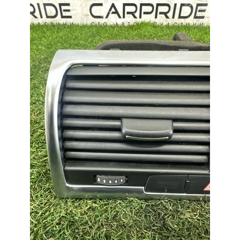 Центральный дефлектор салона (салон) AUDI Q7 4L 2011 3.0 TFSi 4L0820951P3Q7