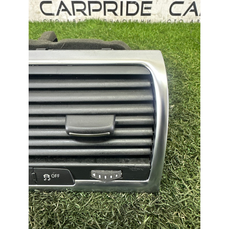 Центральный дефлектор салона (салон) AUDI Q7 4L 2011 3.0 TFSi 4L0820951P3Q7