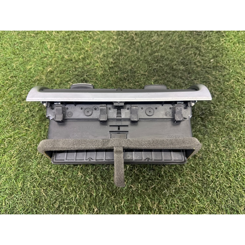 Центральный дефлектор салона (салон) AUDI Q7 4L 2011 3.0 TFSi 4L0820951P3Q7