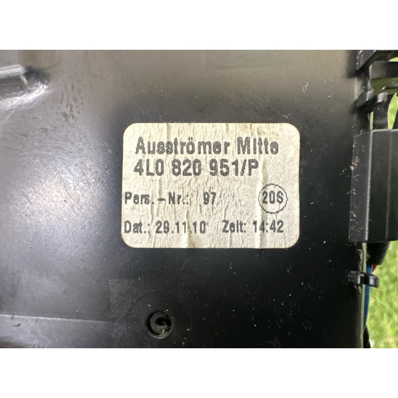 Центральный дефлектор салона (салон) AUDI Q7 4L 2011 3.0 TFSi 4L0820951P3Q7