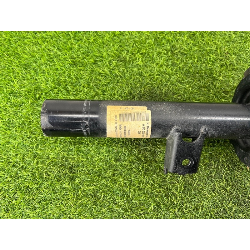 Амортизатор в сборе (подвеска) Mercedes-Benz EQB 350 X243 2022 A2433230100