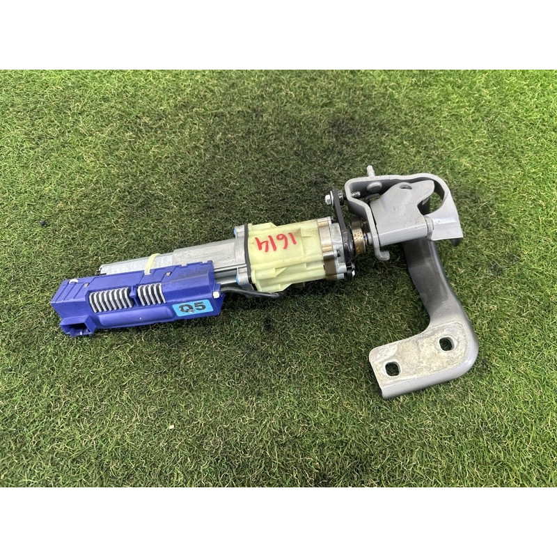 Привод двери багажника (электрика) AUDI Q5 8R 2012 3.2 8R0827852B