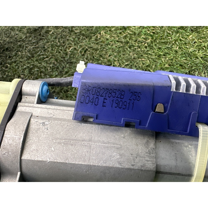 Привод двери багажника (электрика) AUDI Q5 8R 2012 3.2 8R0827852B