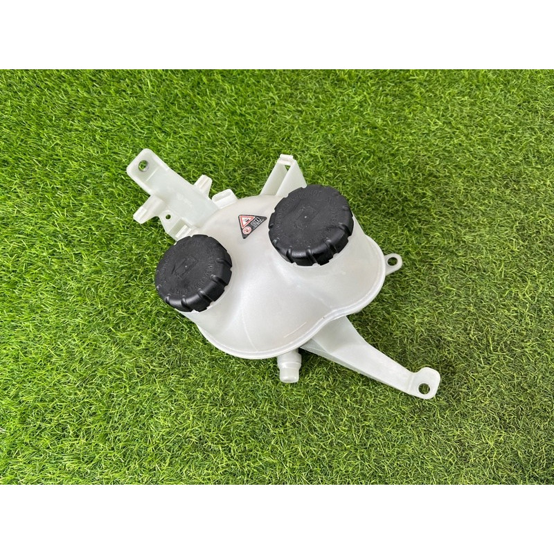 Бачок расширительный (система охлаждения) Mercedes-Benz EQB 350 X243 2022 A2435006000