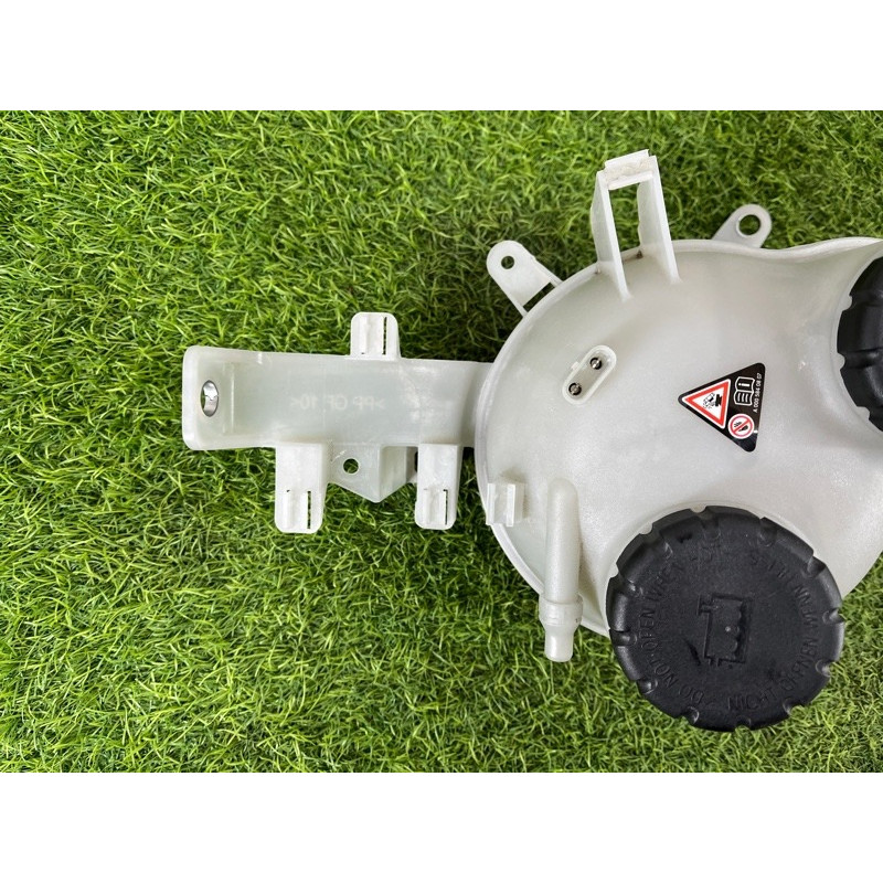 Бачок расширительный (система охлаждения) Mercedes-Benz EQB 350 X243 2022 A2435006000