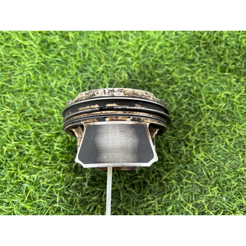 Поршень (двигатель и элементы) BMW 3-series F30 2013 N20B20 11258606461