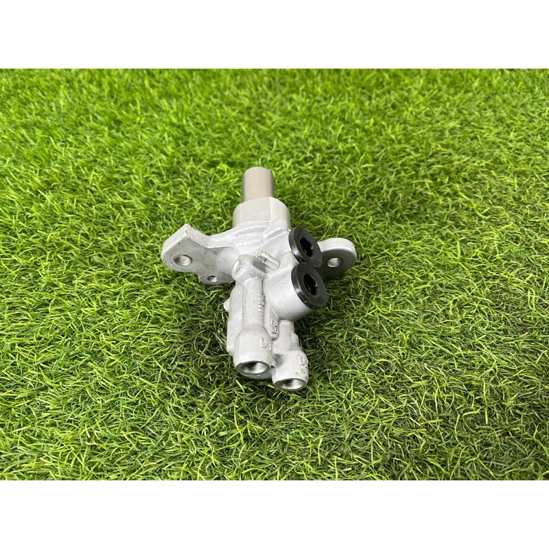 Головний гальмівний циліндр (тормозная система) Mercedes-Benz EQB 350 X243 2022 A1774305500