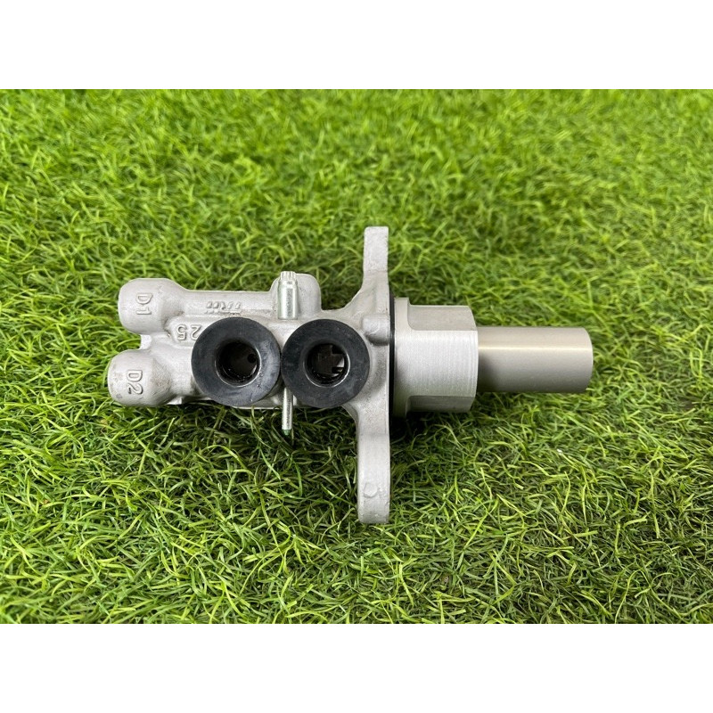 Головний гальмівний циліндр (тормозная система) Mercedes-Benz EQB 350 X243 2022 A1774305500