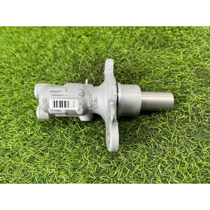 Головний гальмівний циліндр (тормозная система) Mercedes-Benz EQB 350 X243 2022 A1774305500