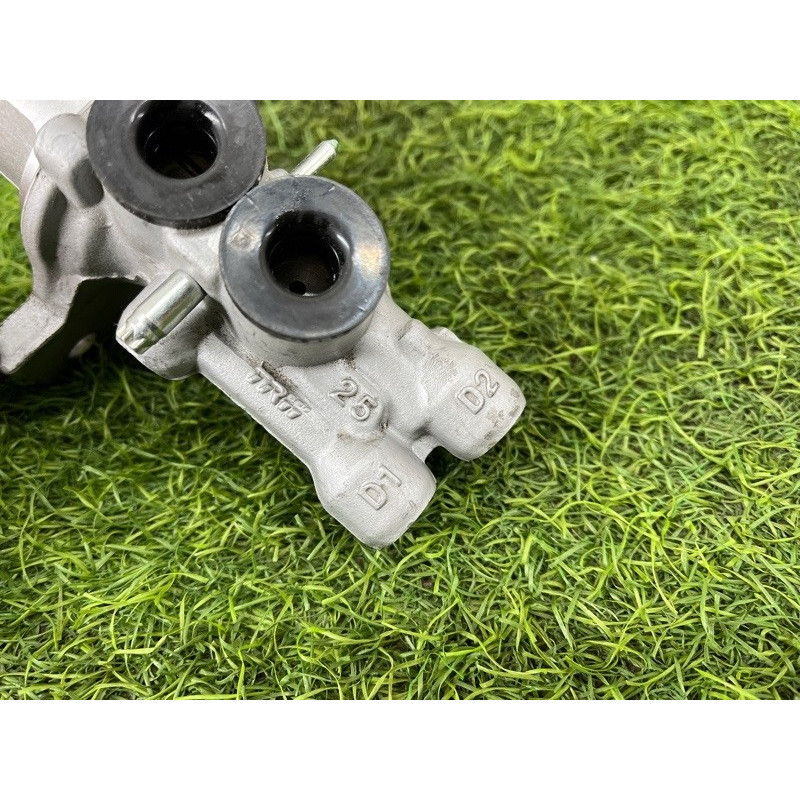 Головний гальмівний циліндр (тормозная система) Mercedes-Benz EQB 350 X243 2022 A1774305500