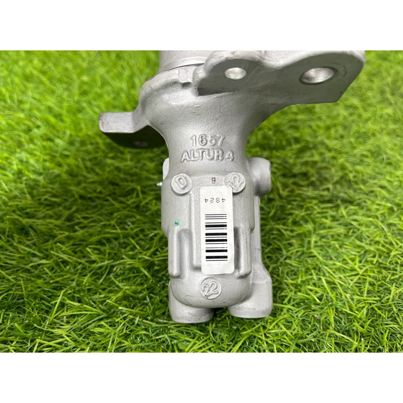 Головний гальмівний циліндр (тормозная система) Mercedes-Benz EQB 350 X243 2022 A1774305500