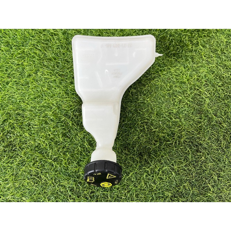 Бачок гальмівної рідини (тормозная система) Mercedes-Benz EQB 350 X243 2022 A1774304300