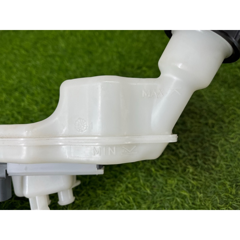 Бачок гальмівної рідини (тормозная система) Mercedes-Benz EQB 350 X243 2022 A1774304300