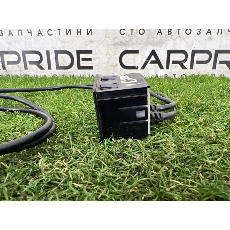 Гнездо USB/AUX (электрика) Dodge Dart PF 2014 2.4 68086690ae