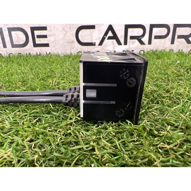 Гнездо USB/AUX (электрика) Dodge Dart PF 2014 2.4 68086690ae
