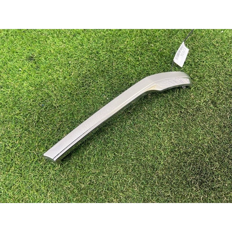 Молдинг решітки радіатора (кузов і елементи) Toyota Hilux GUN125 531230K060