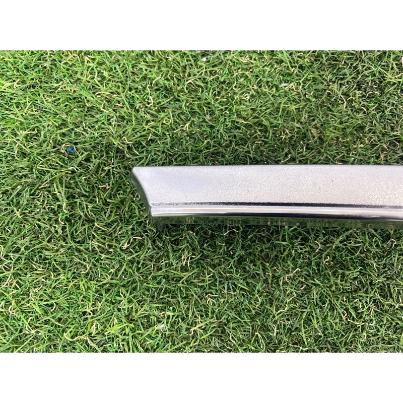 Молдинг решітки радіатора (кузов і елементи) Toyota Hilux GUN125 531230K060