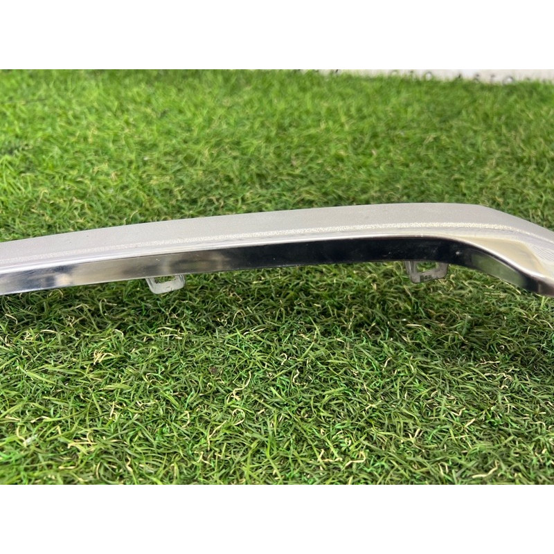 Молдинг решітки радіатора (кузов і елементи) Toyota Hilux GUN125 531230K060