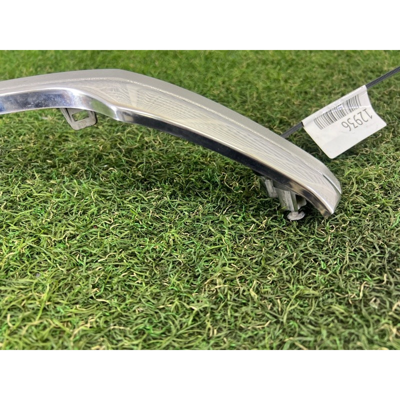 Молдинг решітки радіатора (кузов і елементи) Toyota Hilux GUN125 531230K060