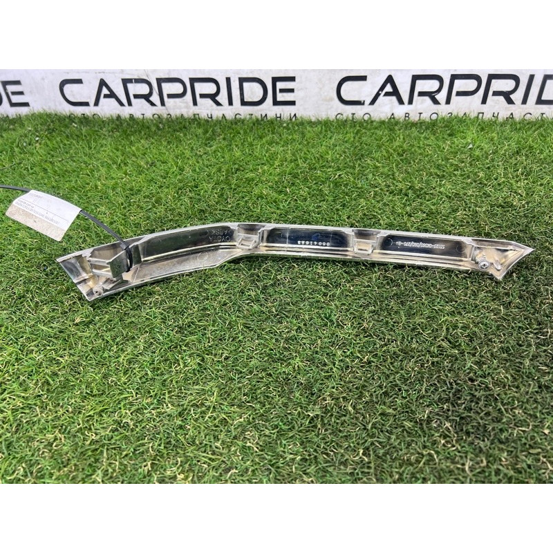 Молдинг решітки радіатора (кузов і елементи) Toyota Hilux GUN125 531230K060