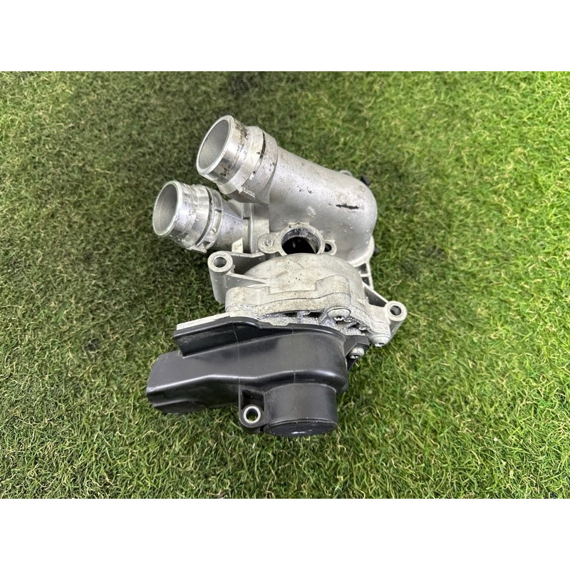 Помпа (система охлаждения) AUDI A4 B8 2014 2.0 TFSI 06H121111R