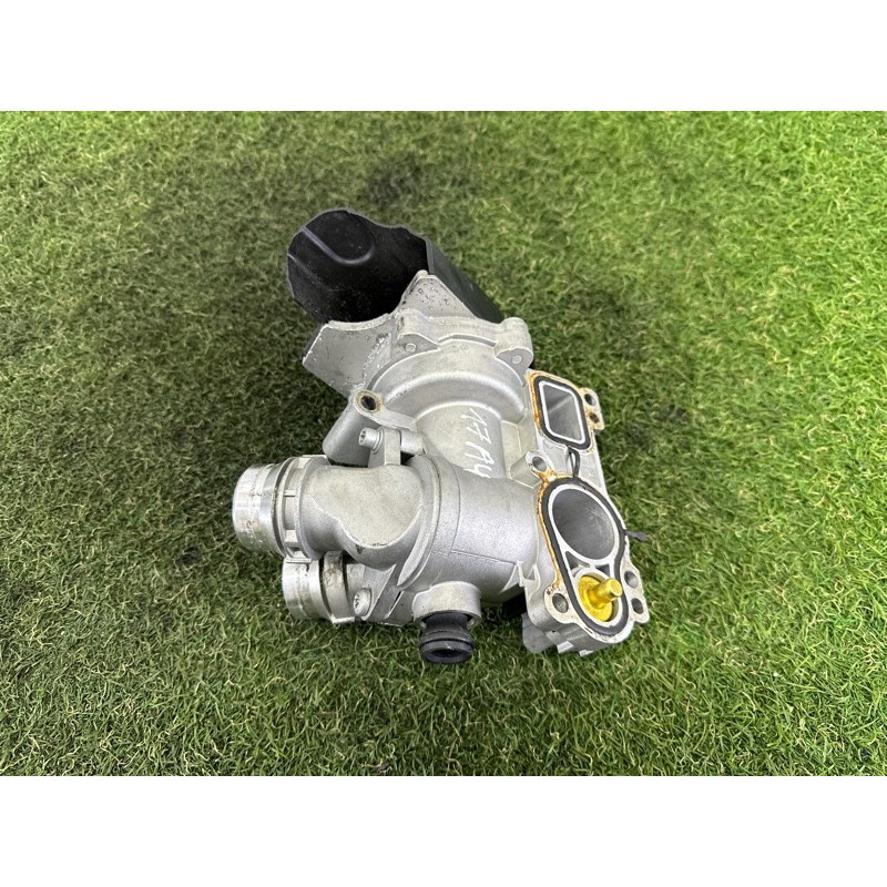 Помпа (система охлаждения) AUDI A4 B8 2014 2.0 TFSI 06H121111R