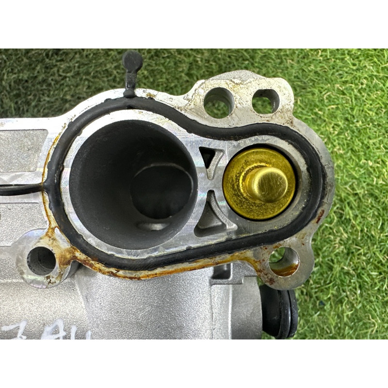 Помпа (система охлаждения) AUDI A4 B8 2014 2.0 TFSI 06H121111R