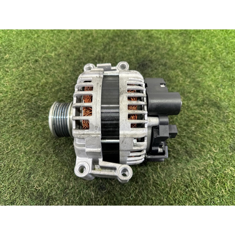 Генератор (электрика) AUDI A4 B8 2014 2.0 TFSI 06H903017T