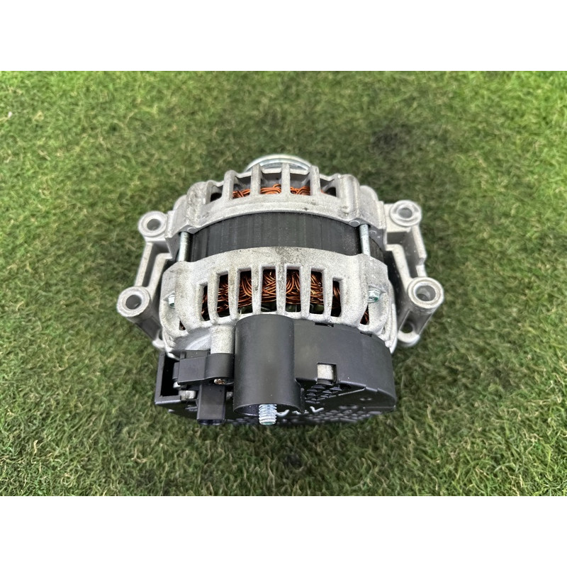 Генератор (электрика) AUDI A4 B8 2014 2.0 TFSI 06H903017T