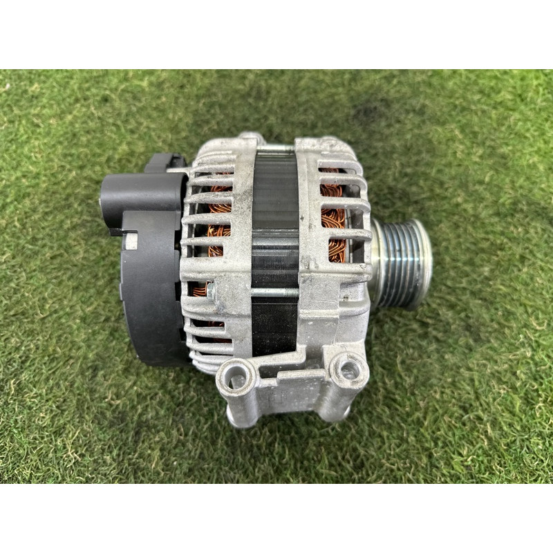 Генератор (электрика) AUDI A4 B8 2014 2.0 TFSI 06H903017T