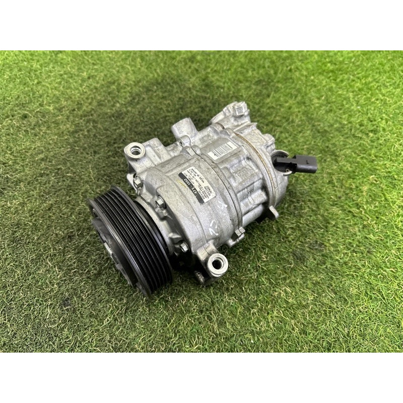 Компрессор кондиционера (отопление и кондиционирование) AUDI A4 B8 2014 2.0 TFSI 8T0260805E