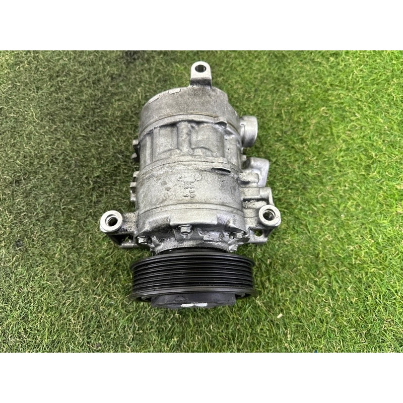 Компрессор кондиционера (отопление и кондиционирование) AUDI A4 B8 2014 2.0 TFSI 8T0260805E