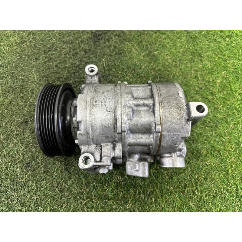 Компрессор кондиционера (отопление и кондиционирование) AUDI A4 B8 2014 2.0 TFSI 8T0260805E