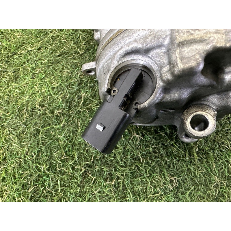 Компрессор кондиционера (отопление и кондиционирование) AUDI A4 B8 2014 2.0 TFSI 8T0260805E