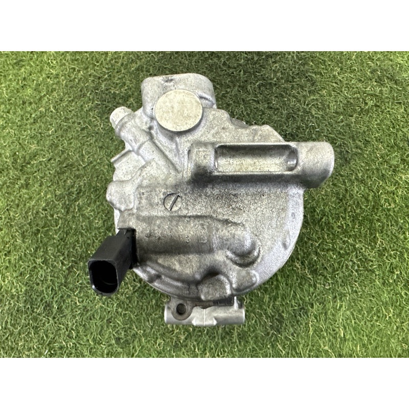 Компрессор кондиционера (отопление и кондиционирование) AUDI A4 B8 2014 2.0 TFSI 8T0260805E