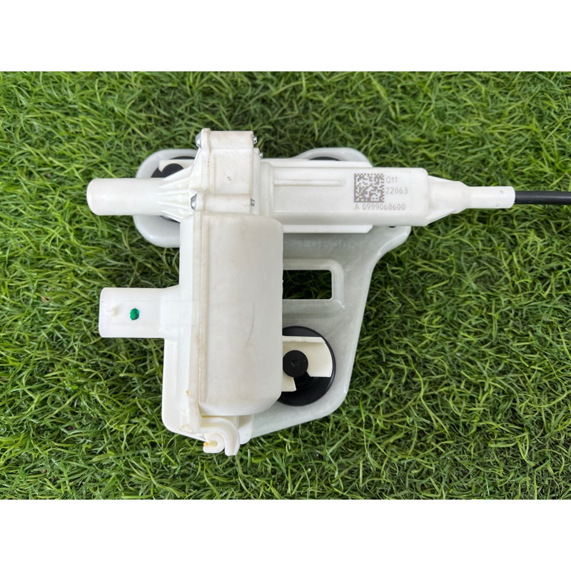 Привод замка багажника (электрика) Mercedes-Benz EQB 350 X243 2022 A0999068600