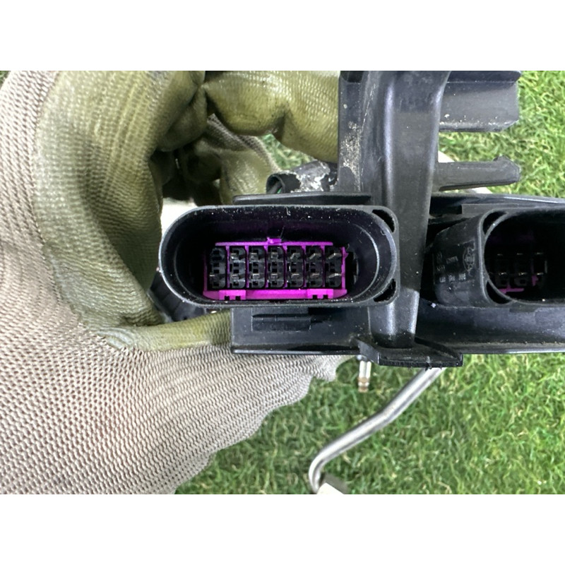 Топливная рампа (топливная система) AUDI A4 B8 2014 2.0 TFSI 06J133317AB