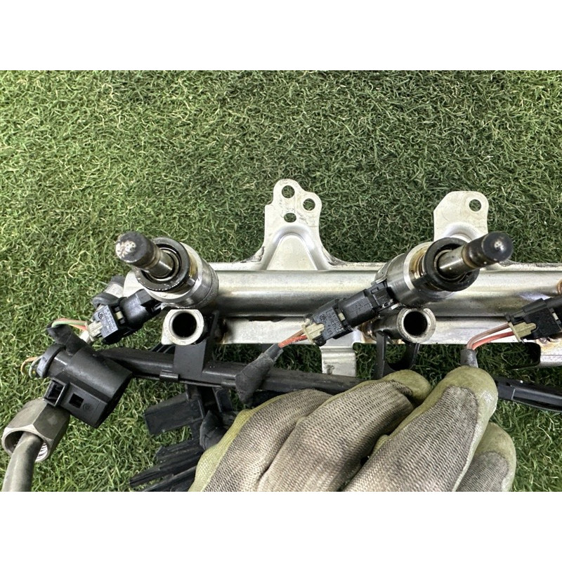 Топливная рампа (топливная система) AUDI A4 B8 2014 2.0 TFSI 06J133317AB