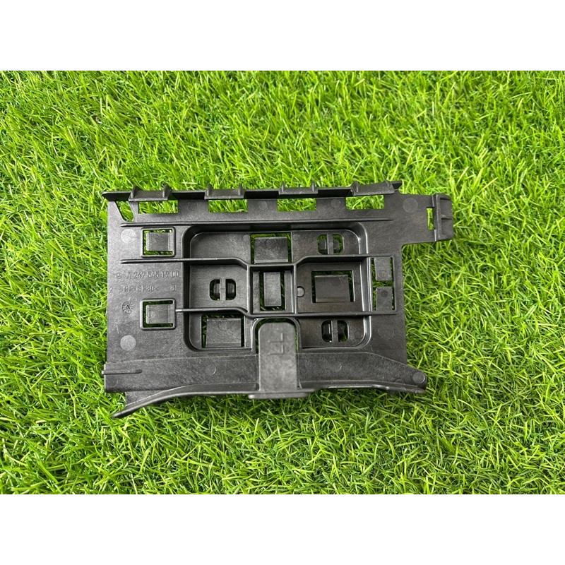 Кронштейн блока управления (кузов и элементы) Mercedes-Benz EQB 350 X243 2022 A2475451900