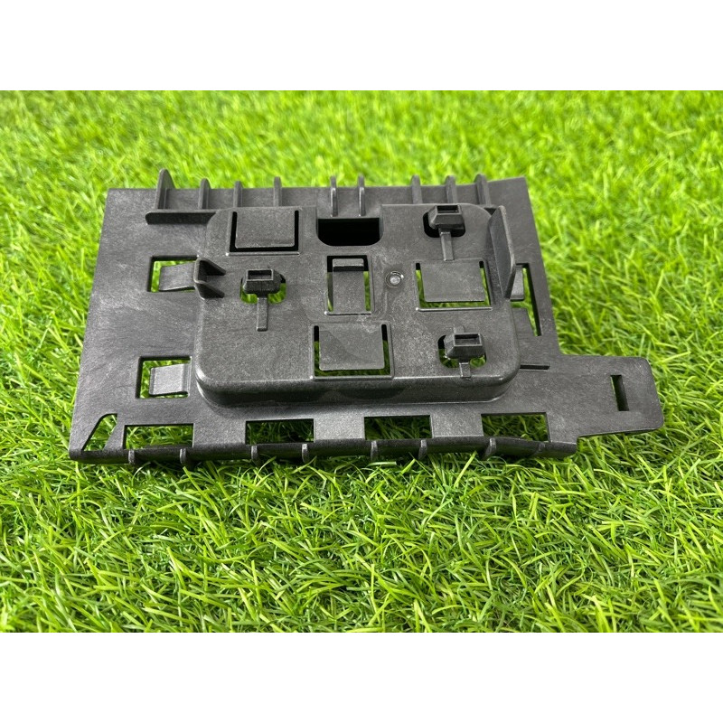 Кронштейн блока управления (кузов и элементы) Mercedes-Benz EQB 350 X243 2022 A2475451900