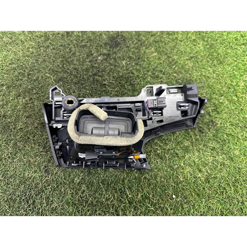 Дефлектор воздуховода (салон) AUDI Q7 4M 2017 2.0 TFSI 4M1820901AK6PS