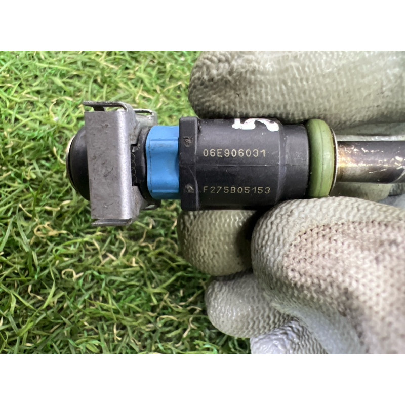 Форсунка топливная (топливная система) AUDI Q7 4M 2017 3.0 TFSi CREC 06E906031