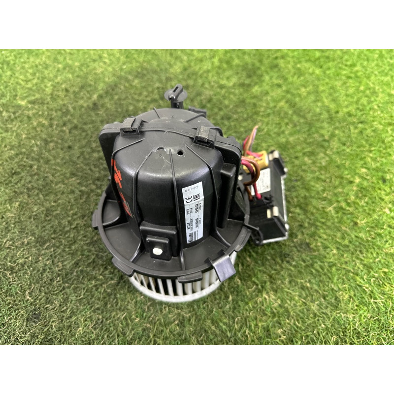 Мотор печки (отопление и кондиционирование) AUDI Q5 8R 2012 3.2 8K1820021C