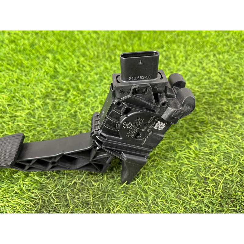 Педаль газа (электрика двигателя) Mercedes-Benz EQB 350 X243 2022 A1773001800