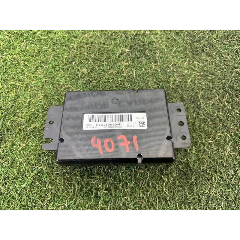 Блок управления климат-контролем (электрика / блоки управления) Jeep Grand Cherokee WK2 2014 3.0 Diesel 68110610AK