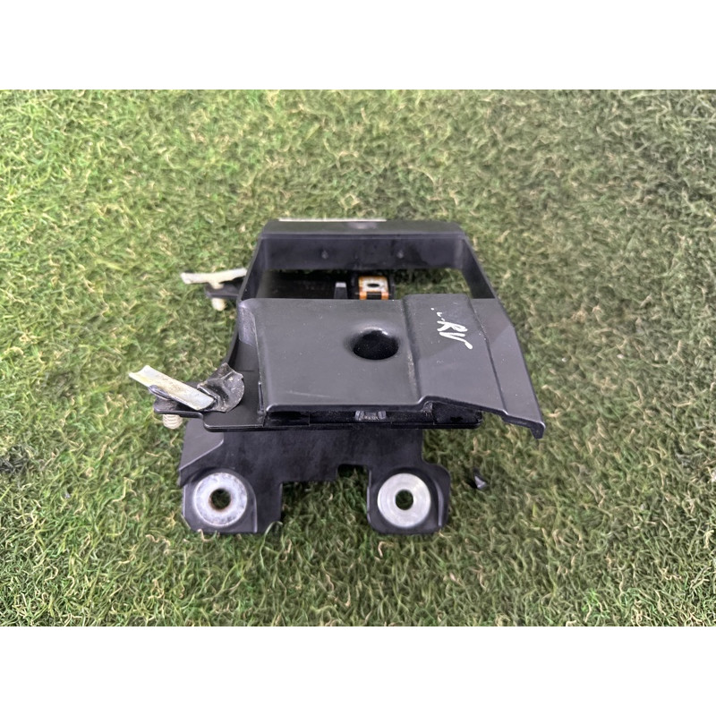 Кронштейн датчика слепых зон (кузов и элементы) LAND ROVER Range Rover L405 2016 5.0 LR071747