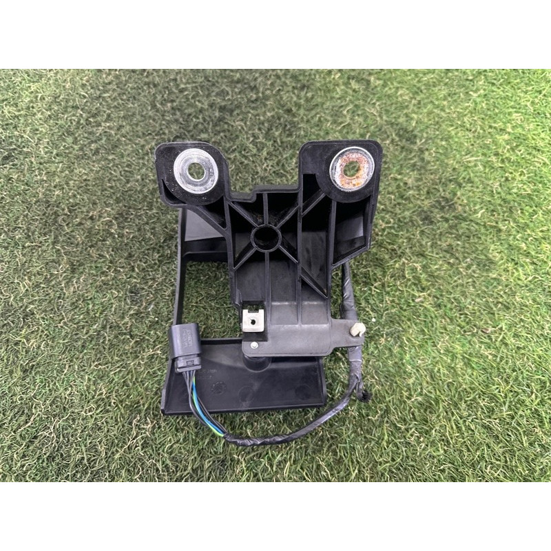 Кронштейн датчика слепых зон (кузов и элементы) LAND ROVER Range Rover L405 2016 5.0 LR071744