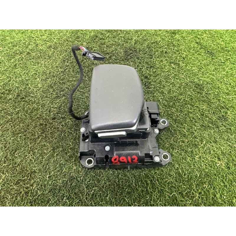 Селектор АКПП (трансмиссия) AUDI A4 B8 2012 2.0 CAEB 4M1713041D